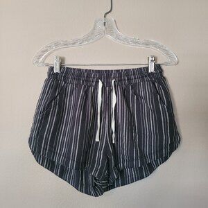 Billabong – Women Cotton Black/Grey Striped Shorts – Size S
